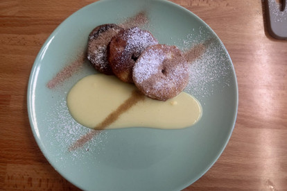 Apfelküchle oder Apfelbeignets