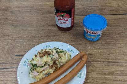 Kartoffelsalat Dresdner Art mit Würstchen